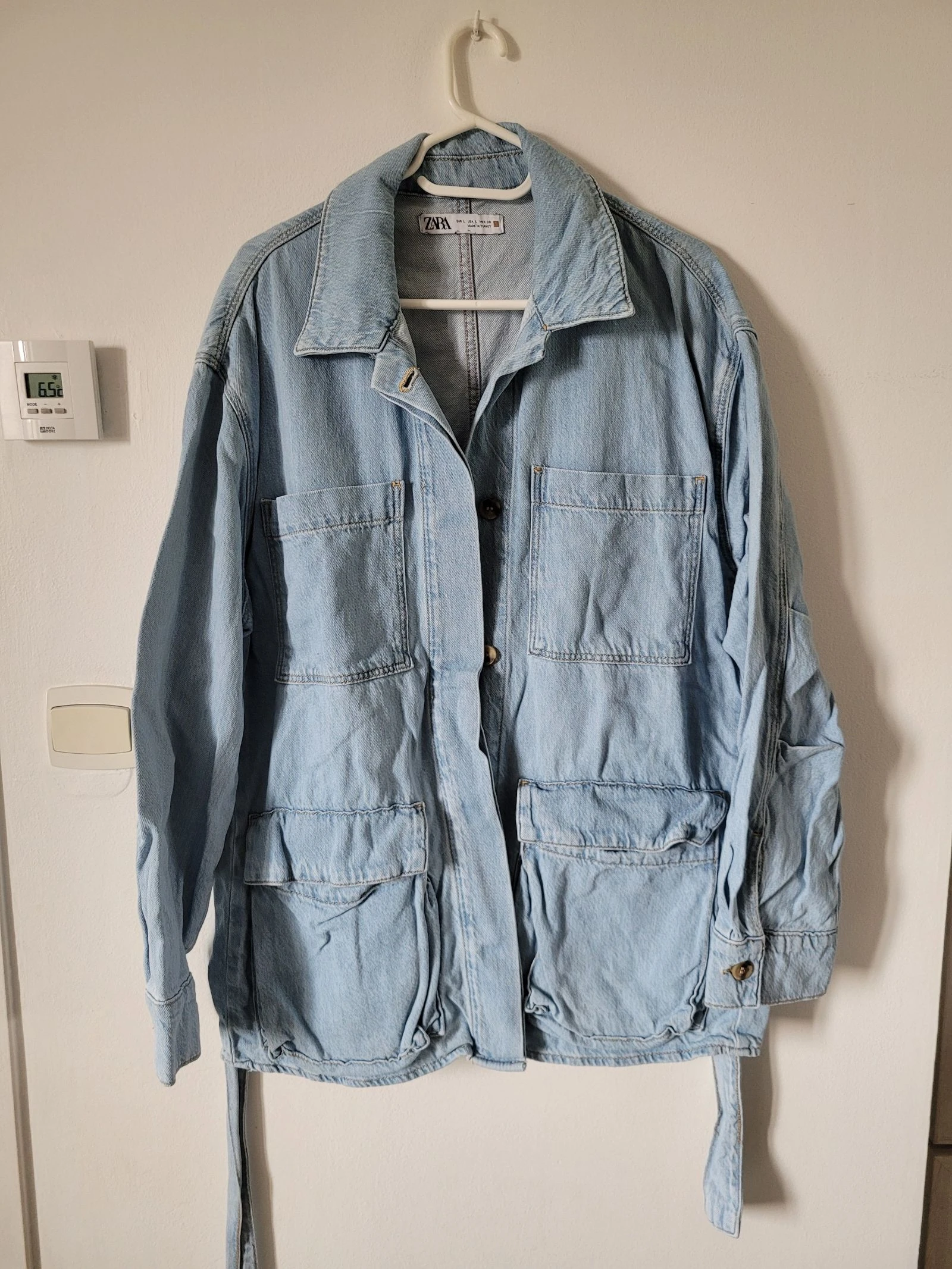 Veste en jean Zara bleu clair ceinturée – Taille L